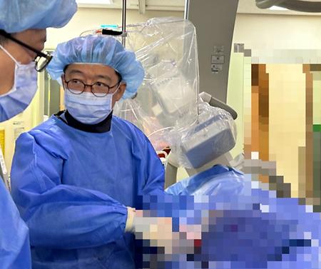 의정부성모병원 순환기내과 김찬준 교수, 관상동맥 내 충격파 치료술 IVL(intravascular lithotripsy) 시술 성공
