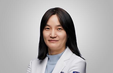 입안 물집에 고열까지… 영유아 수족구병 예방법은?